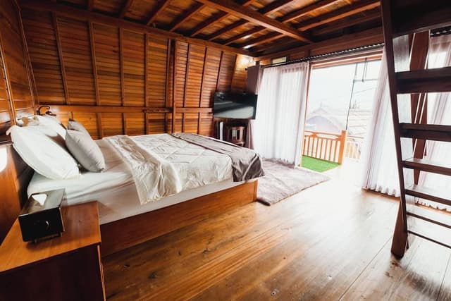 Panoramic Room