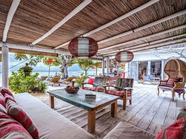 Deluxe Room, 1 King Bed, Beach View