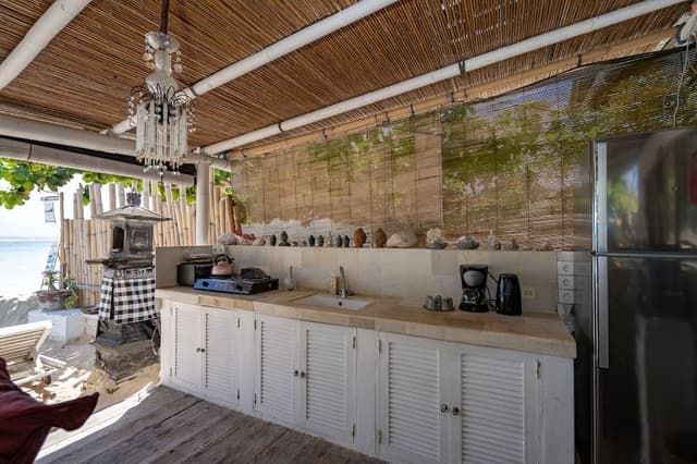 Deluxe Room, Kitchen, Beach View