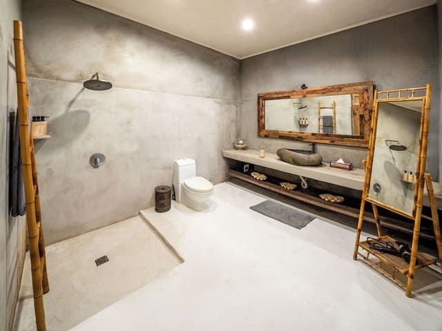 Superior Room, 1 King Bed, Courtyard View