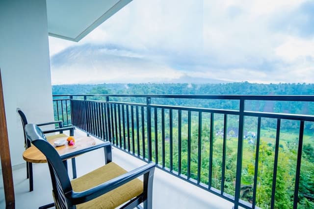 Deluxe Room with Mountain View and Free Afternoon Tea