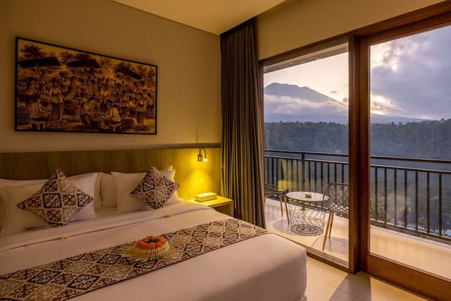 Deluxe Room with Mountain View and Free Afternoon Tea
