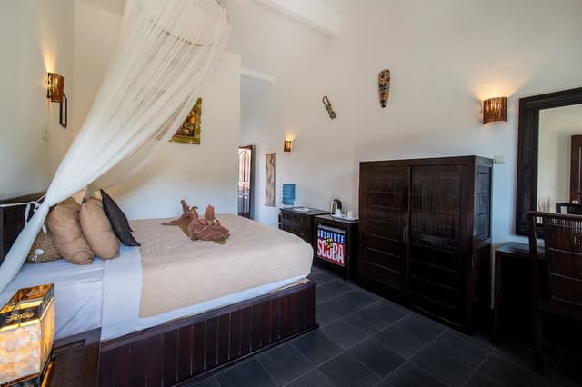 Deluxe Double Room, 1 Queen Bed, Partial Ocean View