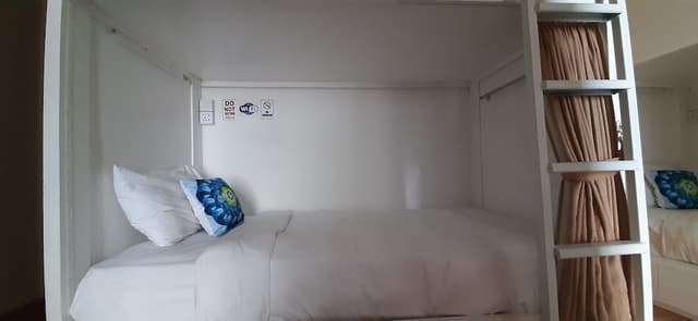 Standard Shared Dormitory, Women only, Pool View