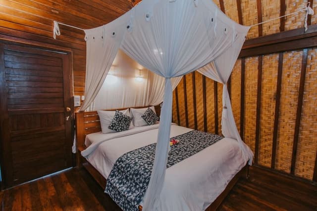 Deluxe Huts