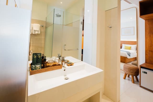 Superior Room, Pool View