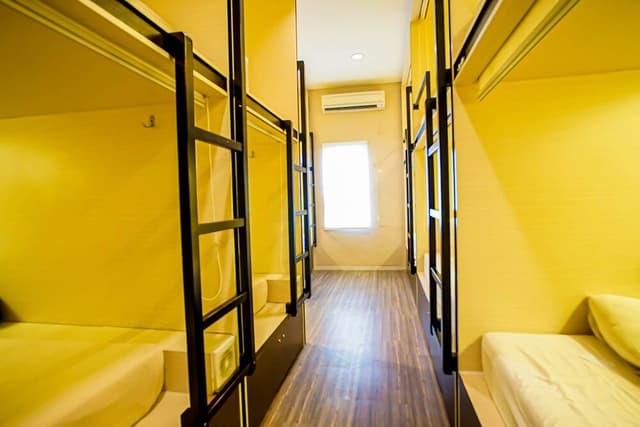 Single Bed in Mixed Dormitory
