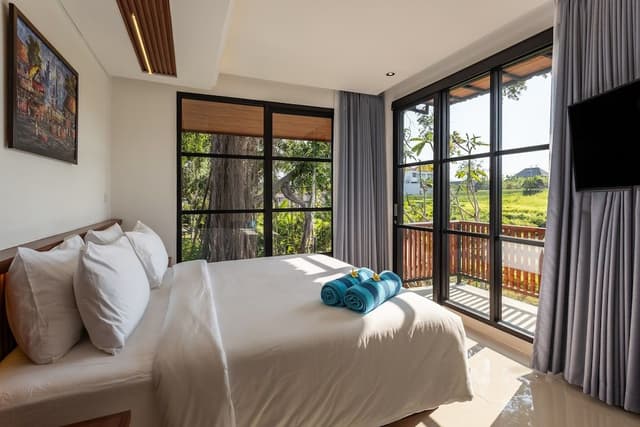 Deluxe Paripadi with Balcony