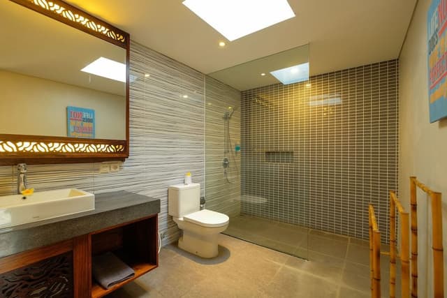 Queen Room With Pool View