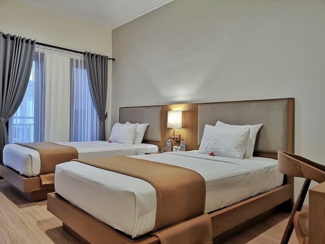 Deluxe Twin Room, 2 Twin Beds, Non Smoking, Pool View