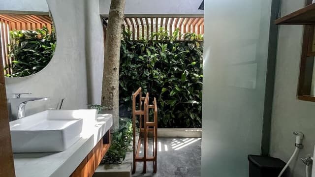 Cabin, Garden View