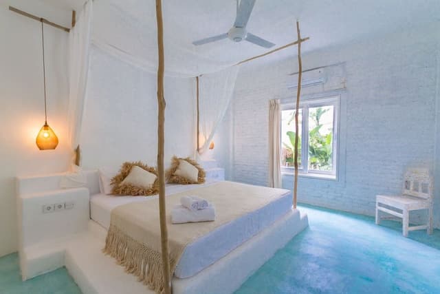 Standard Room, 1 King Bed, Non Smoking, Garden View