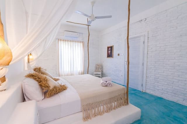 Standard Room, 1 King Bed, Non Smoking, Garden View