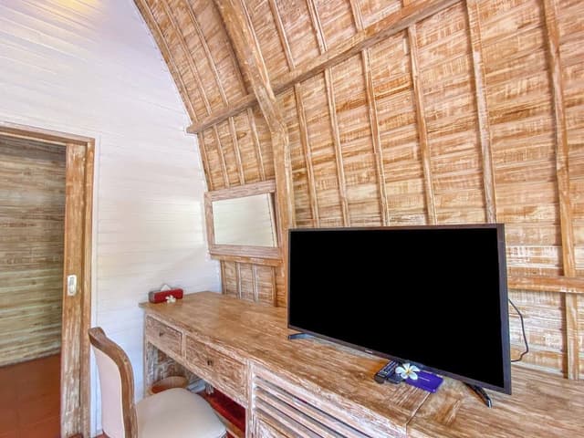 One Bedroom Bungalow with Pool View