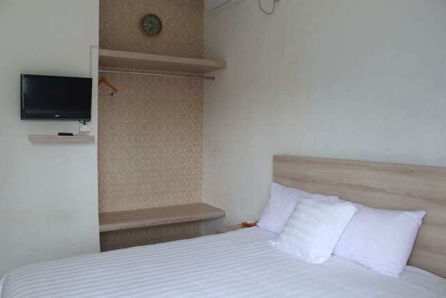 Basic Single Room, 1 Bedroom (With Balcony)