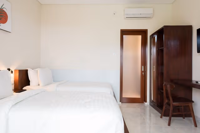 Standard Twin Room