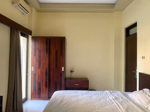 Standard Studio (Rose)