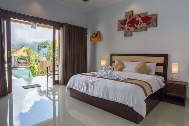 Deluxe Suite, 1 King Bed, Mountain View