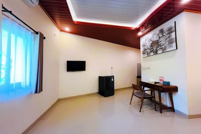 Deluxe Room, Pool View