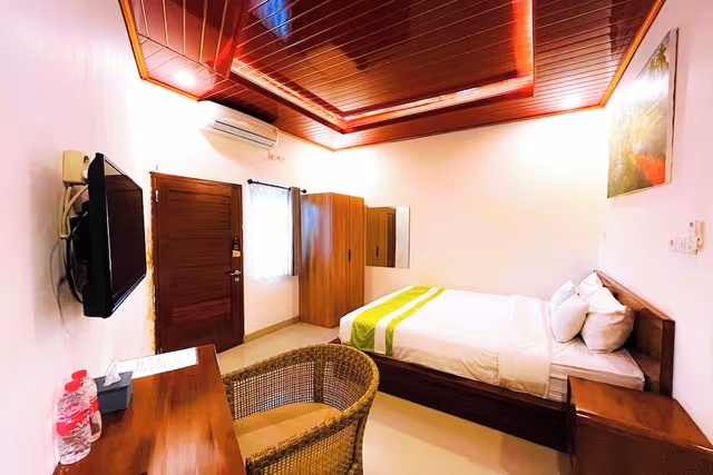 Deluxe Room, Pool View