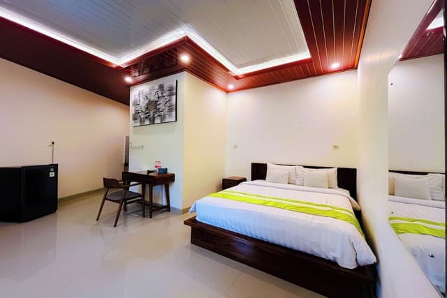 Deluxe Room, Pool View