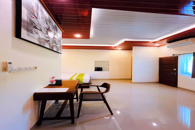 Deluxe Room, Pool View