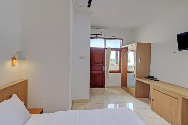 Standard Double Room with City View