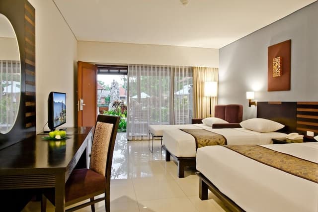 Deluxe Family Room