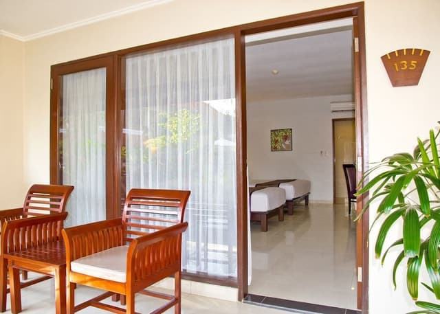 Deluxe Family Room