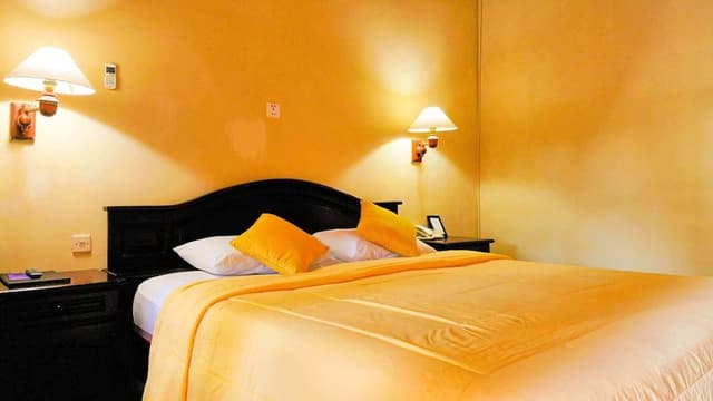 Deluxe Double Room, Pool View