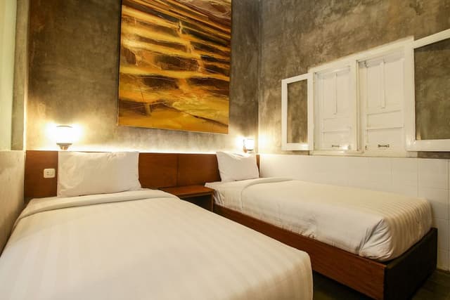 Standard Twin Room