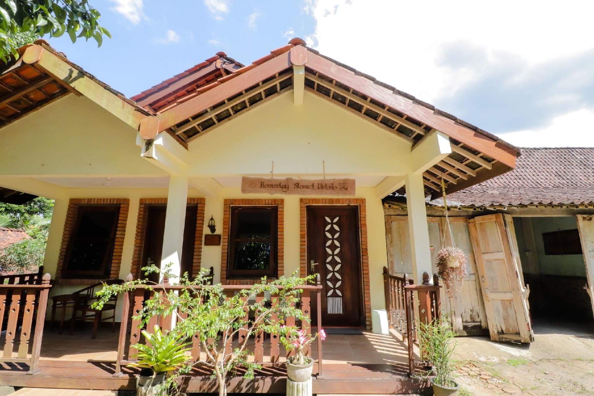 เพงินาปัน วิโดโด ซูเรียห์ บอโรบูดัวร์ เพงินาปัน วิโดโด ซูเรียห์ บอโรบูดัวร์