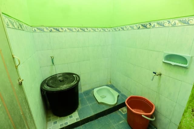 Standard Fan Shared Bathroom