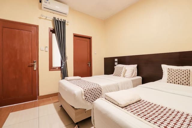 Superior AC Twin Room