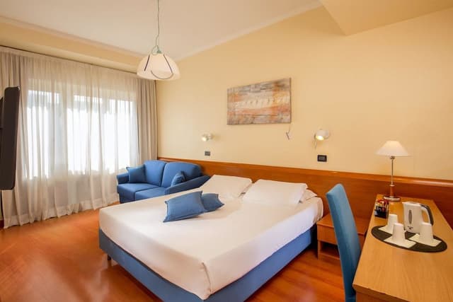 Comfort Room, Multiple Beds
