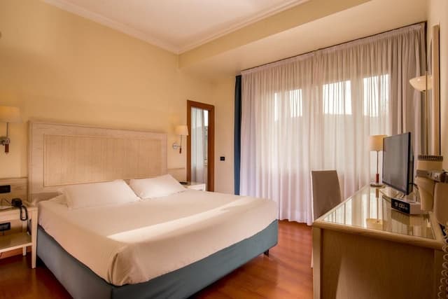 Superior Room, 1 King Bed