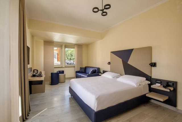 Superior Room, 1 King Bed