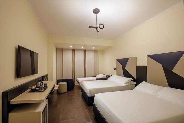 Comfort Room, Multiple Beds
