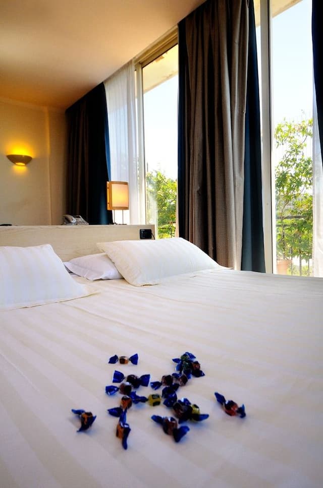 Deluxe Room, 1 King Bed