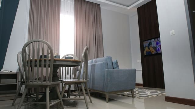 Suite, 1 Double Bed, City View