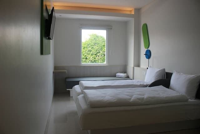 Room (POP!)