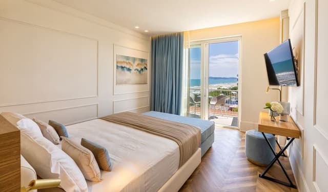 Executive Double Room, Partial Sea View