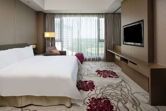 Suite, 1 Bedroom, Garden View