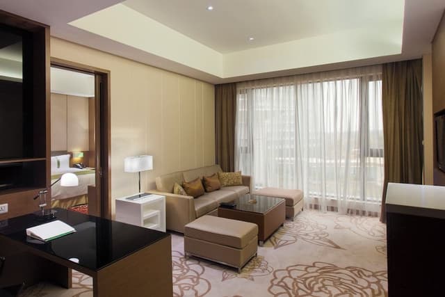 Suite, 1 Bedroom, Garden View