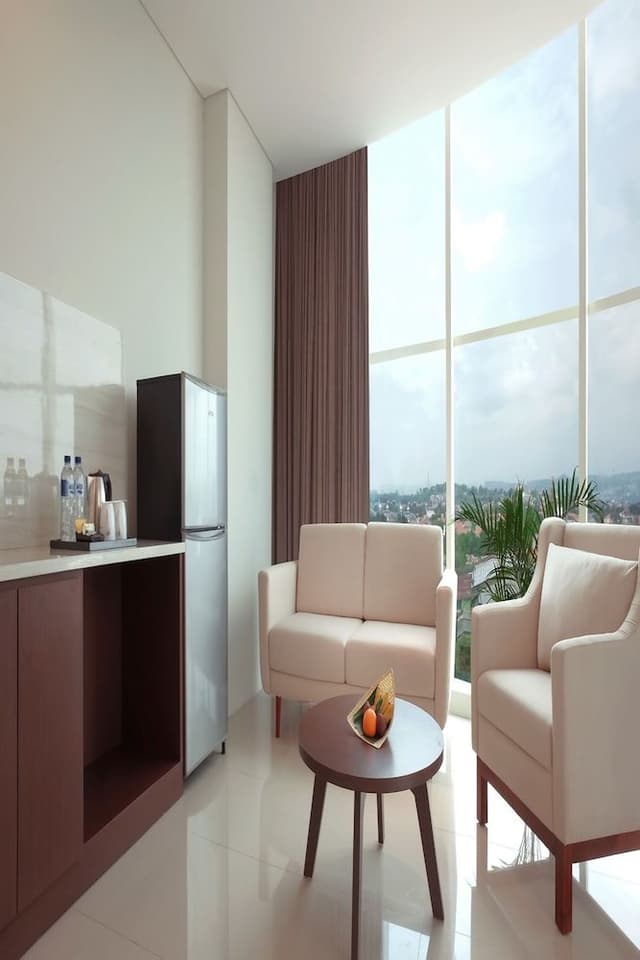Junior Suite, City View