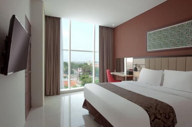 Deluxe Room, City View