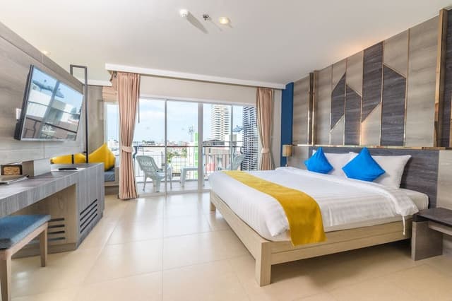 Grand Room (Deluxe)