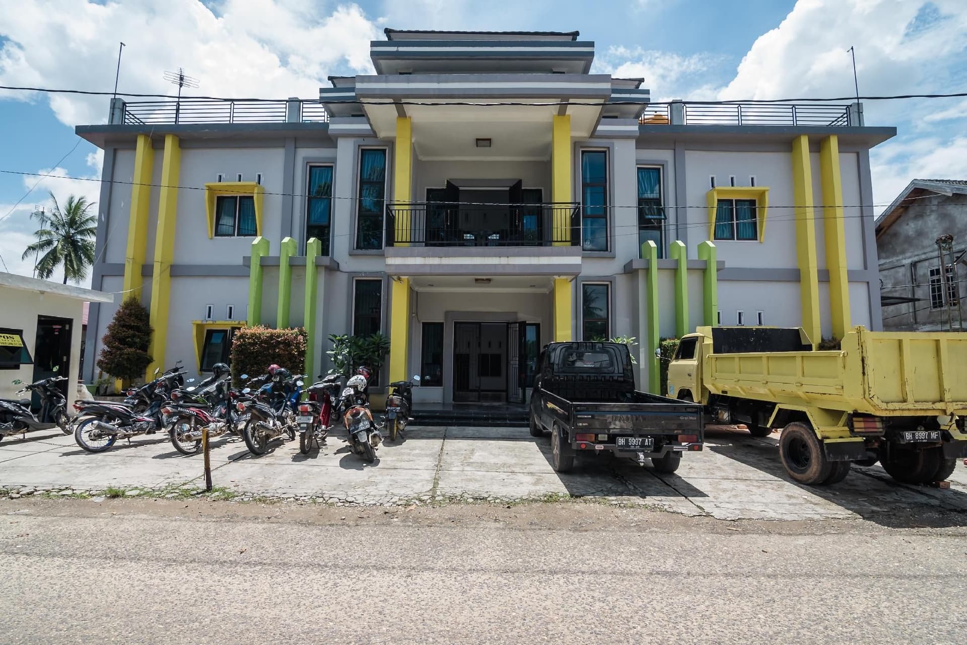 โรงแรม เรดดอร์ซ เนียร์ ซุลต่าน ทาฮา แอร์พอร์ต จัมบี
