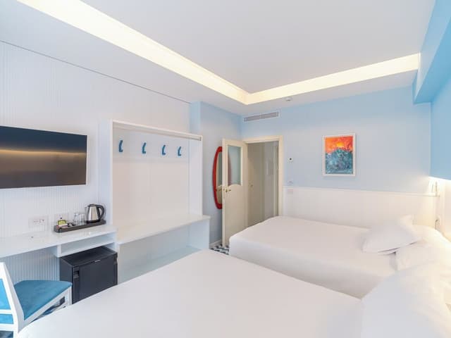 Classic Quadruple Room