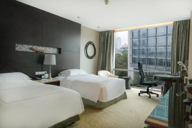 2 Twin Classic City View Club Lounge Access